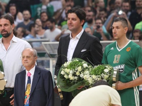 Το συγκινητικό «αντίο» Διαμαντίδη, Μποντιρόγκα και Αλβέρτη στον Θανάση