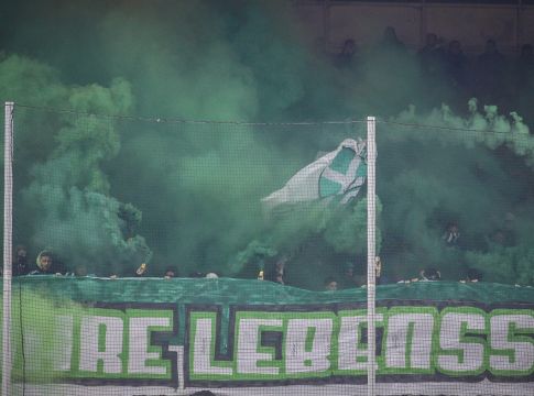 «Αντίο, αντίο εκεί στην Α2» και «Εκεί, εκεί στην Αδριατική»