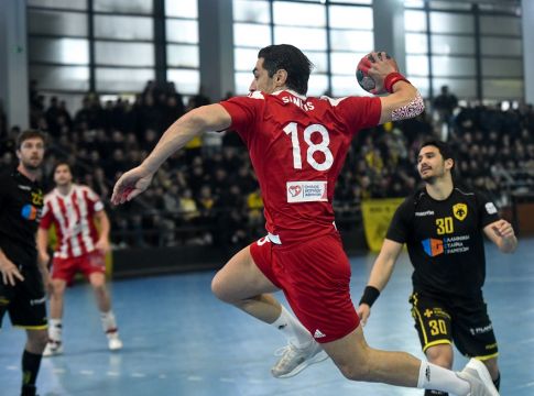 Σανίκης: «Κομβικής σημασίας το παιχνίδι με τον ΠΑΟΚ»