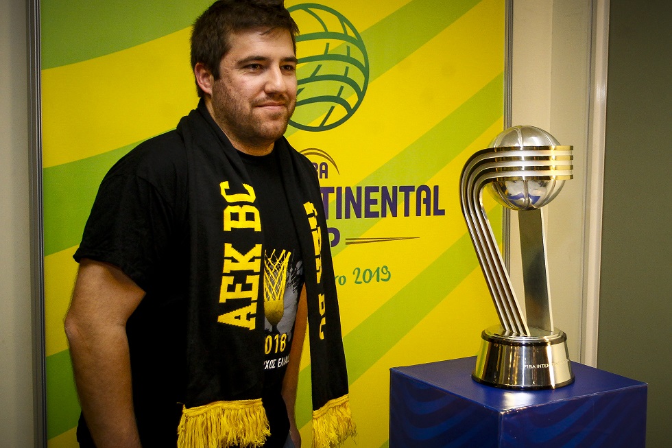 ΑΕΚ: Και τα τρία τρόπαια στη διάθεση του κόσμου!