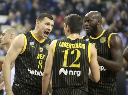 «Άλωσε» το Παλατάκι μετά από τρία χρόνια η ΑΕΚ