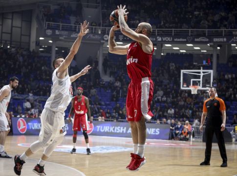 Το «ερυθρόλευκο» πέρασμα από το Μαυροβούνιο (vid)