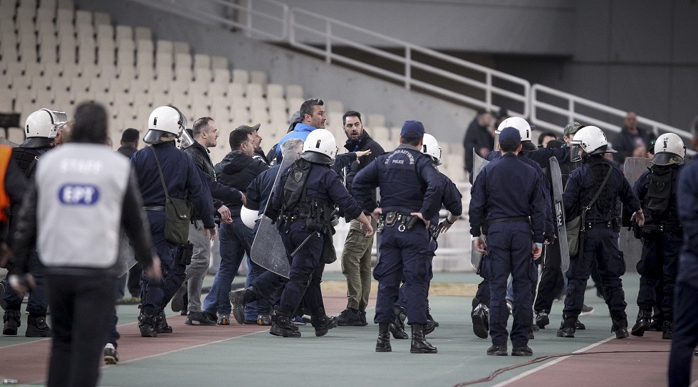 Χαμός στο ΟΑΚΑ εξαιτίας των οπαδών του ΠΑΟ! (vids)