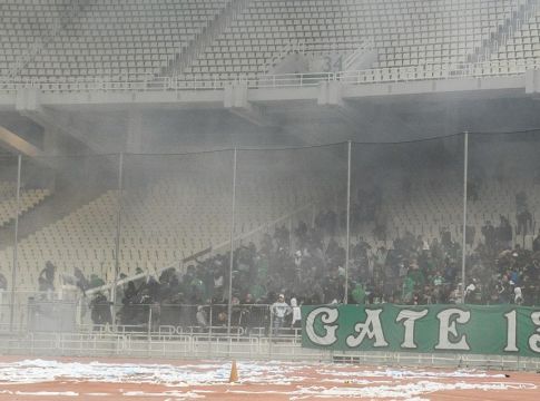 Τα δακρυγόνα και ο κόσμος που δεν αποχώρησε έφεραν την οριστική διακοπή