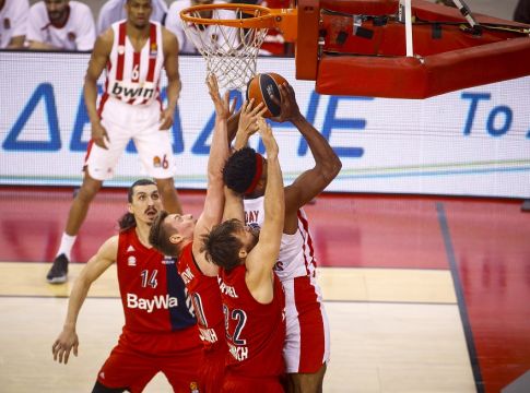 Μπάνιο στο ξενοδοχείο κι όχι στα αποδυτήρια του ΣΕΦ προτίμησε να κάνει η Μπάγερν