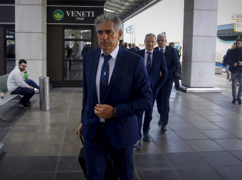 «Πέταξε» για Ελβετία η Εθνική (pics)