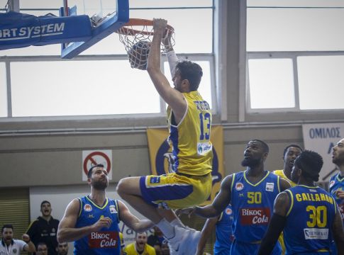 Λαύριο – Περιστέρι 83-55