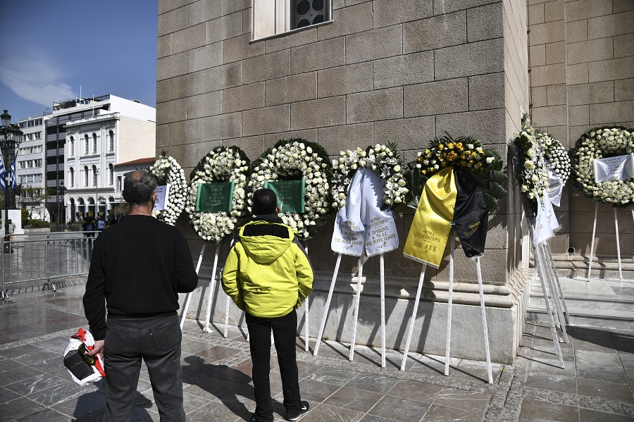 Στεφάνια από την ΠΑΕ Παναθηναϊκός και τον Γιώργο Βαρδινογιάννη για τον Θανάση