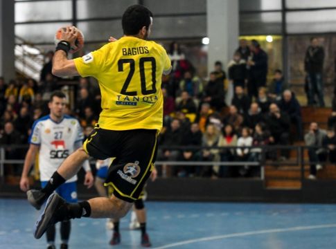 Ντιναμό Βίκτορ – ΑΕΚ 25-21