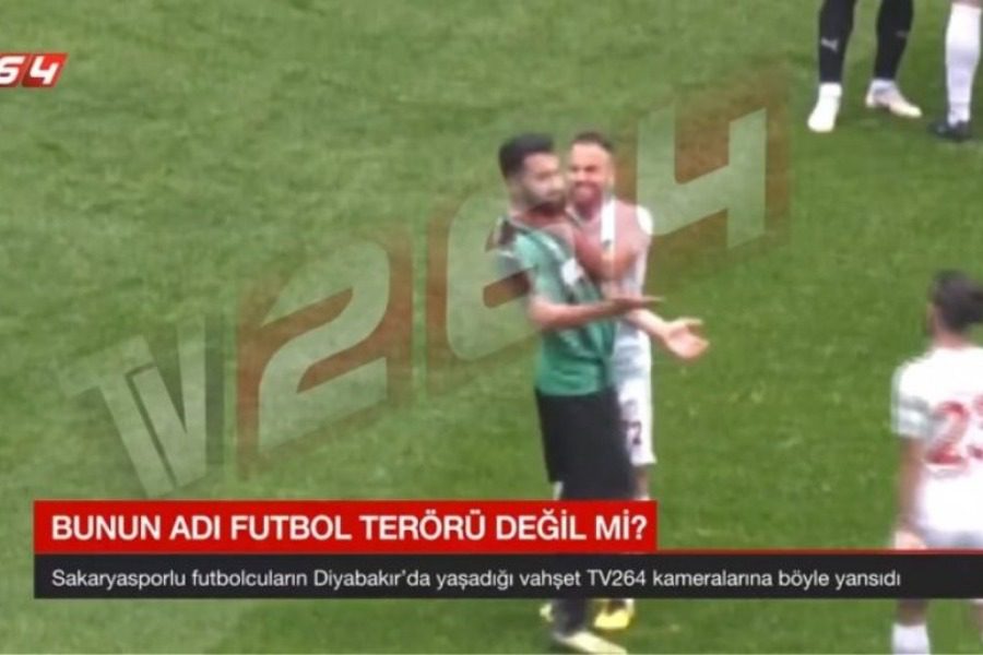 Αδιανόητο: Τούρκος ποδοσφαιριστής έκοψε αντίπαλο με λεπίδα που είχε μαζί του στο γήπεδο!