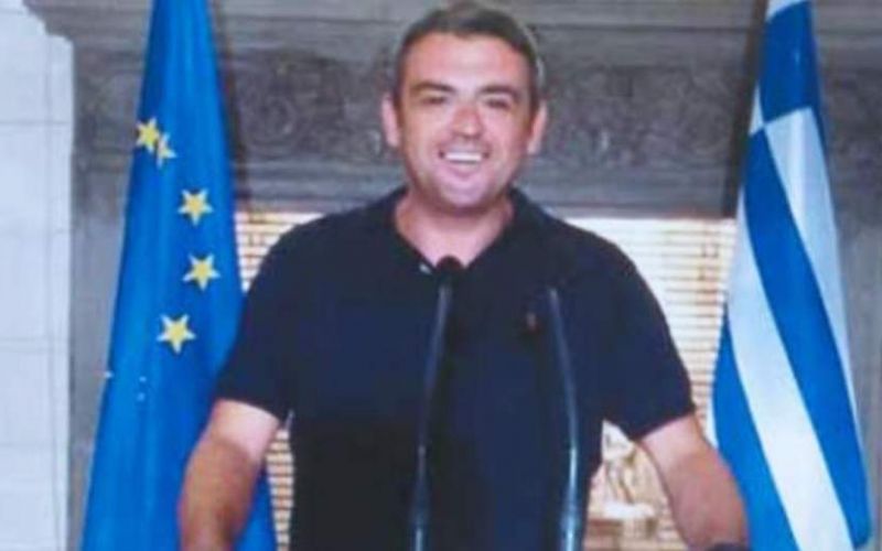 Λαβράκι από την έρευνα για Πετσίτη: Μεγάλα ποσά «άγνωστης αιτιολογίας» στους λογαριασμούς του