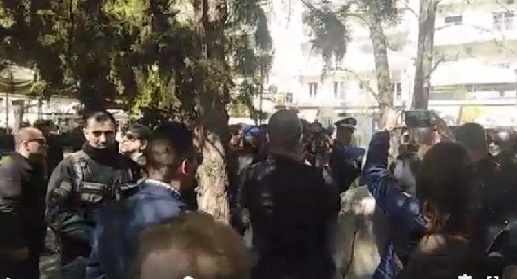 Αποδοκιμασίες κατά βουλευτή του ΣΥΡΙΖΑ στις Σέρρες – «Να πληρωθείτε από τον Ζάεφ» φώναζαν