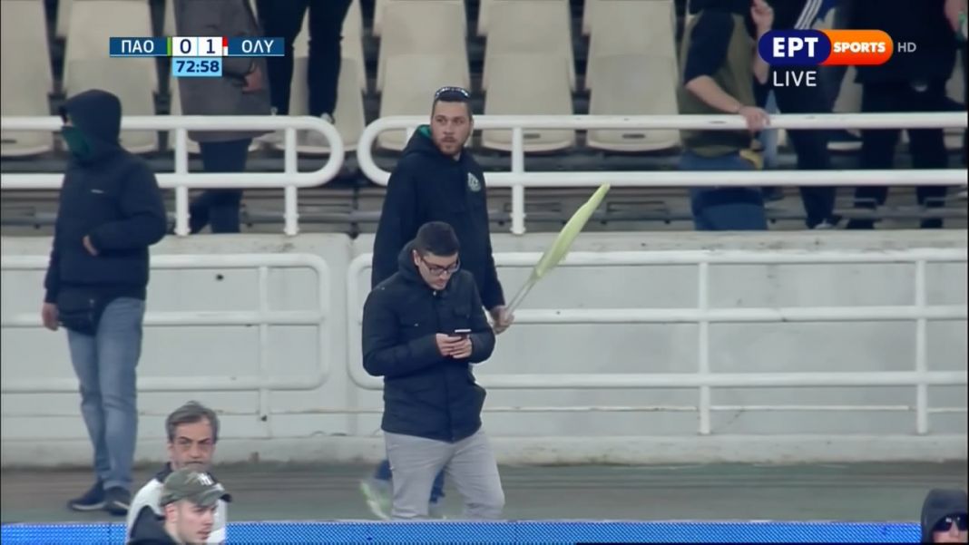 Εικόνες ντροπής στο ΟΑΚΑ από την εισβολή των οπαδών (vid) | to10.gr Εικόνες ντροπής στο ΟΑΚΑ από την εισβολή των οπαδών (vid) | to10.gr