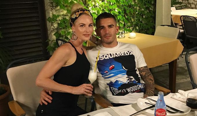 AEK: Η σύζυγος του Λιβάγια «φούντωσε» τα μεταγραφικά σενάρια (pic) - to10.gr