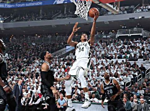 Μιλγουόκι Μπακς – Ντιτρόιτ Πίστονς 121-86