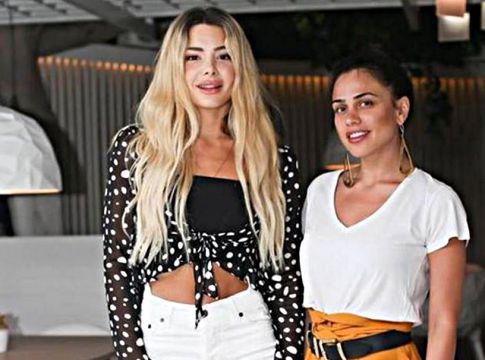 Κόνι Μεταξά και Ζοζεφίν φωτογραφίζονται μαζί φορώντας εσώρουχα (pic)