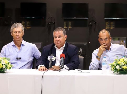 Άρης: Ανακλήθηκε η παραίτηση του Νίκου Κάλλεν