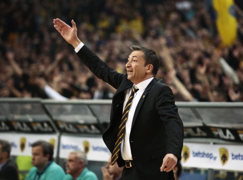 Μπάνκι: «Θα είναι μαγικό να πάρουμε την πρόκριση, ξέρει να παλεύει στις δυσκολίες η ΑΕΚ»