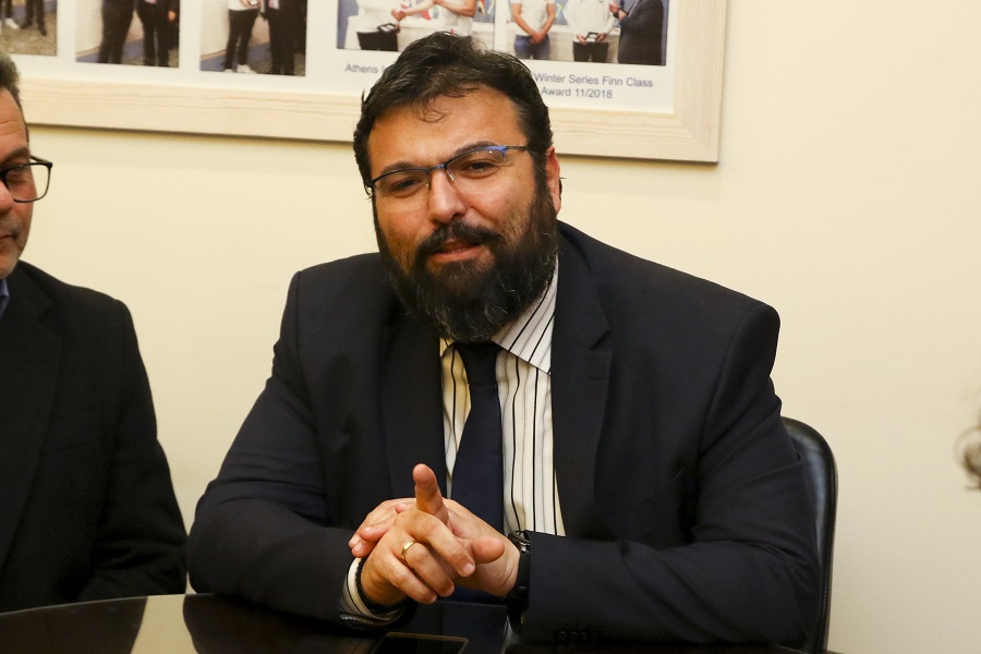 Βουλευτές του ΣΥΡΙΖΑ στο γραφείο του Βασιλειάδη για να μην ισχύσει η αναδιάρθρωση