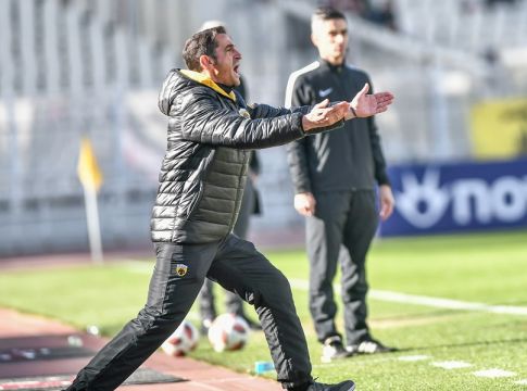 Με Μανόλο δεν… μπλέκεις