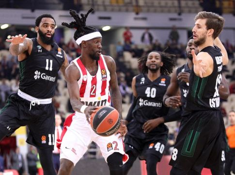 LIVE: Ολυμπιακός – Νταρουσάφακα 99-74 (Τελικό)