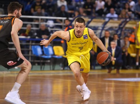 Άρης: Οι ευχές στον Φλιώνη (pic)