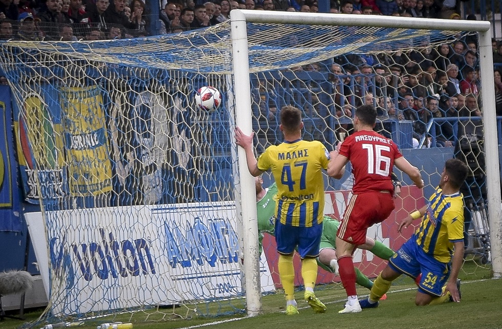 Κεφαλιά του Μασούρα και 1-0 ο Ολυμπιακός (vid)