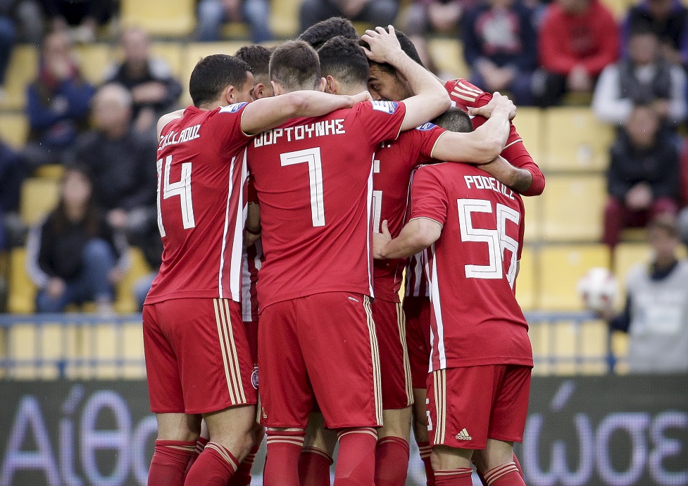 Ερυθρόλευκη καταιγίδα: 5-0 με 4 γκολ σε 33 λεπτά! (vids)