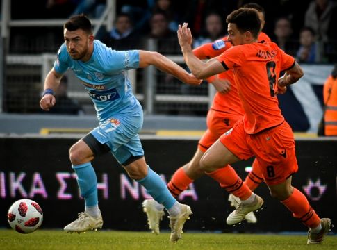 «Χαμός» στην ουρά: Η μάχη για την παραμονή, τα σενάρια και οι ισοβαθμίες