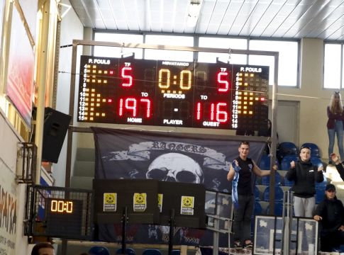 Πιάτο ημέρας σε δείπνο ηλιθίων