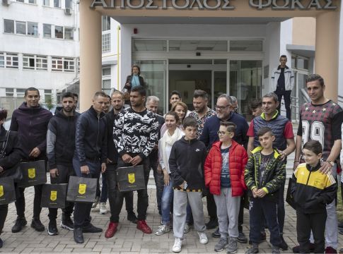 Άρης: Μοίρασε δώρα και χαρά στο Ιπποκράτειο (pics)