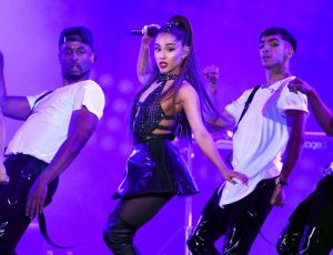 Η Αριάνα Γκράντε τα «έσπασε» στην σκηνή του Coachella (vids)