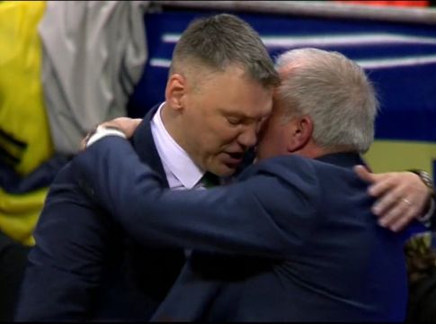 Έβγαλε το καπέλο σε Ζοτς, ο Σάρας: «Ο κόσμος μας θα δει 2 φορές τον καλύτερο προπονητή της Ευρώπης»