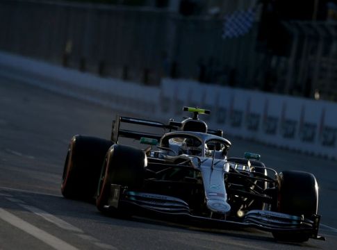 «Σίφουνας» ο Μπότας, 1-2 η Mercedes!