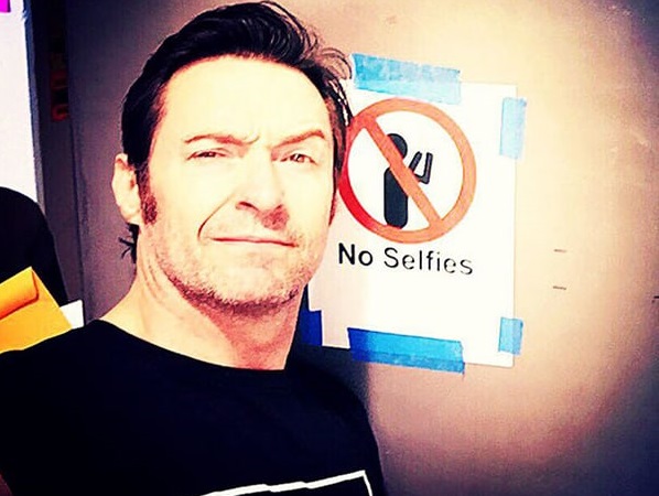 10 celebrities που μισούν τις… selfies!