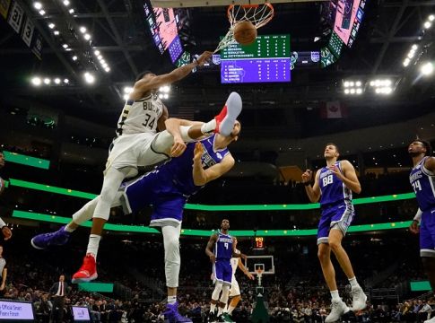 Αντετοκούνμπο: Παίκτης του μήνα για 4η φορά φέτος