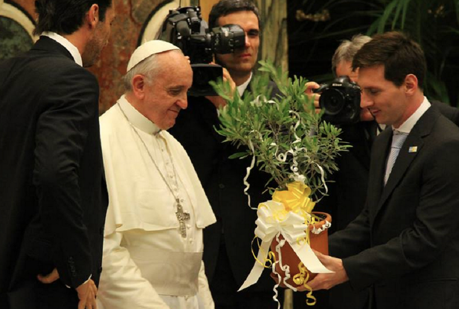 Πάπας Φραγκίσκος: «Είναι ιεροσυλία να λέμε πως ο Μέσι είναι θεός»