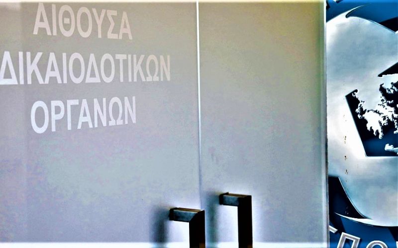 Δευτέρα – Τετάρτη – Παρασκευή χομπίστας προπονητής, Τρίτη – Πέμπτη – Σάββατο πρόεδρος στην Ένωσης Σάλας!
