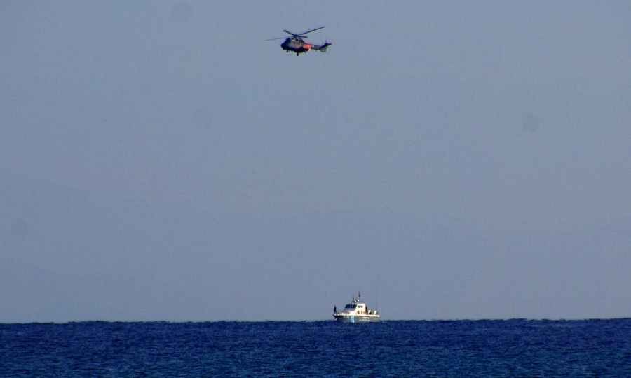 Θρίλερ στο Αιγαίο: Επιβάτης έπεσε από το πλοίο μεταξύ Τήνου και Άνδρου – Αγωνιώδεις έρευνες