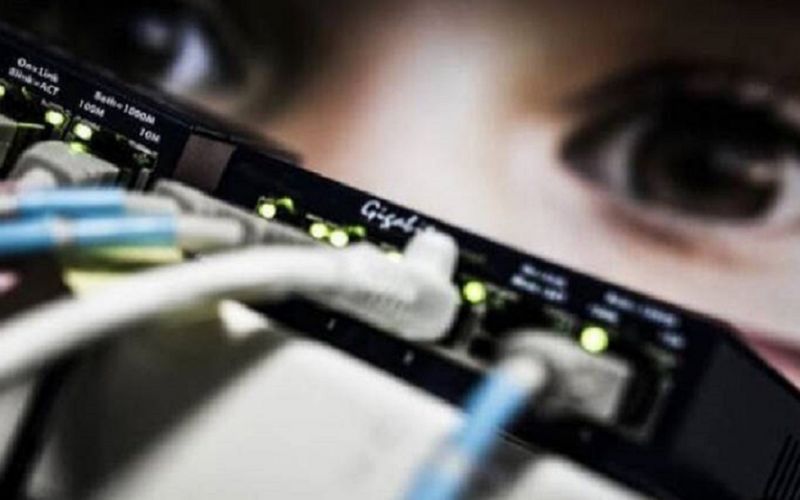 Σύλληψη γνωστού ζωγράφου και ενός μουσικού για παιδική πορνογραφία