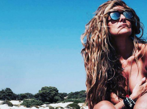 Η σέξι φωτογράφιση της Βίκυς Κουλιανού (pics)