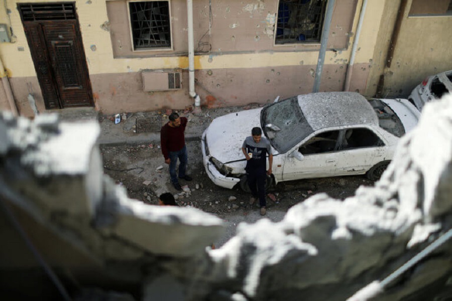 Λιβύη: Προάστιο της Τρίπολης χτυπήθηκε από όλμους – Ένταλμα σύλληψης για Χάφταρ (pics)