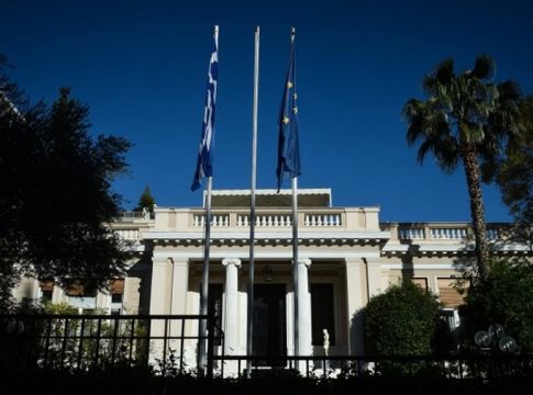 Ανακοίνωση Μαξίμου για Μαρινάκη: Δεν απαντά στην καταγγελία για τον Καλογρίτσα