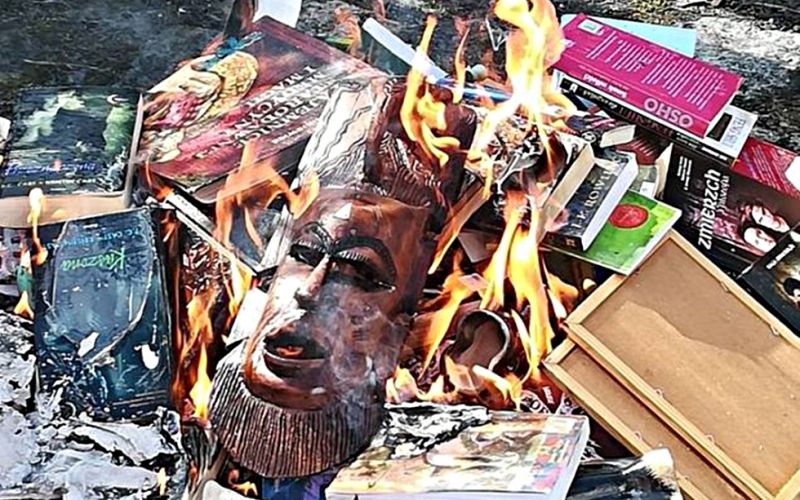 Πολωνία: Ιερείς έκαψαν βιβλία του Χάρι Πότερ και του Twilight
