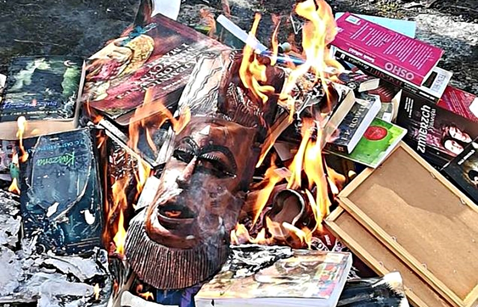 Πολωνία: Ιερείς έκαψαν βιβλία του Χάρι Πότερ και του Twilight
