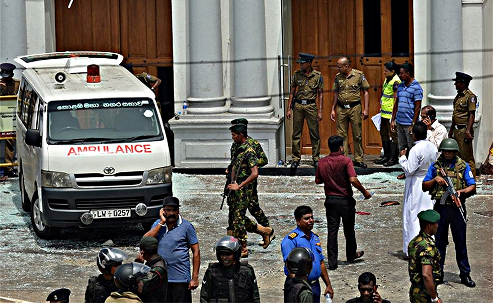 Μακελειό στη Σρι Λάνκα: 42 νεκροί από εκρήξεις σε εκκλησίες και ξενοδοχεία