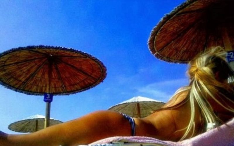Χαμός με την εντυπωσιακή γραμματέα του Μάρκου Μπόλαρη (pics)