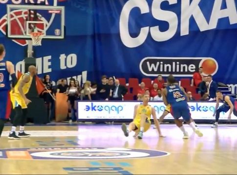 Τρομερό buzzer beater τρίποντο ο Χάινς