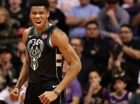 Εξώφυλλο στο «Sports Illustrated» ο Γιάννης Αντετοκούνμπο (pic)
