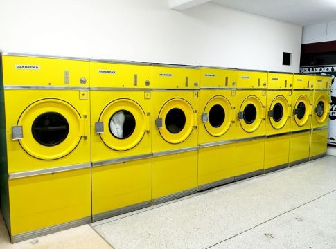 Η γκόμενα, που ξεπλένει το κόμπλεξ των ΠΟΚεμον